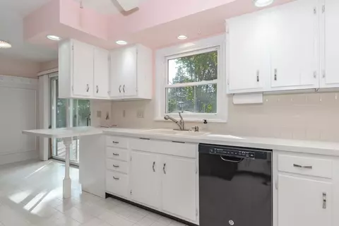 Kitchen - 1209 Valentine Dr, Normal, IL 61761 photo 3 of 4