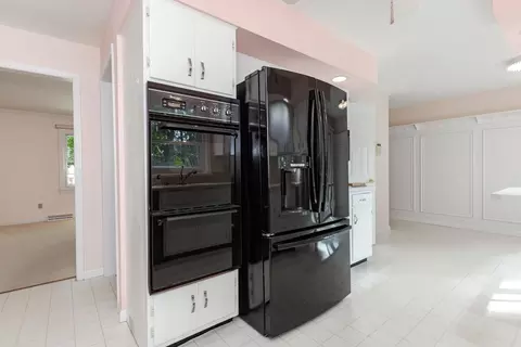 Kitchen - 1209 Valentine Dr, Normal, IL 61761 photo 4 of 4