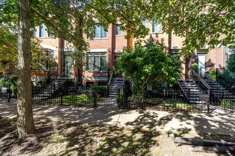 2646 N Paulina St, Chicago, IL 60614