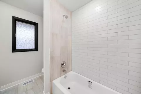 Bath - 20800 London Dr, Olympia Fields, IL 60461 photo 3 of 5