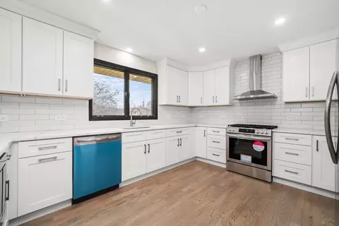 Kitchen - 20800 London Dr, Olympia Fields, IL 60461 photo 1 of 5
