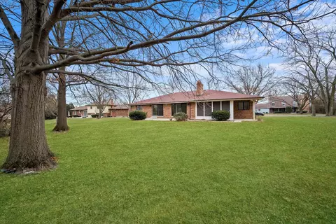 Exterior - 20800 London Dr, Olympia Fields, IL 60461 photo 2 of 2