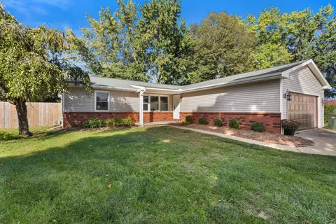 2507 Grange Dr, Urbana, IL 61801