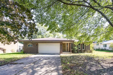 14645 Raneys Ln, Orland Park, IL 60462
