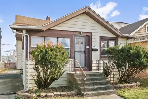 605 Douglas Ave, Calumet City, IL 60409