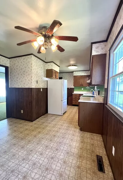 Kitchen - 27971 E 500 North Rd, Forrest, IL 61741 photo 3 of 4