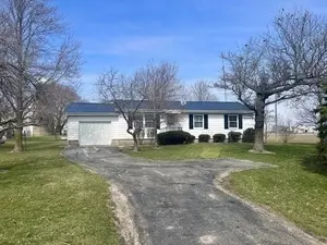27971 E 500 North Rd, Forrest, IL 61741