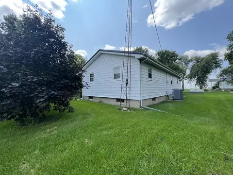 Exterior - 27971 E 500 North Rd, Forrest, IL 61741 photo 3 of 5
