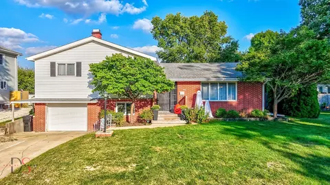 722 Christie St, Ottawa, IL 61350