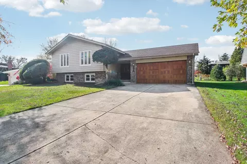 8 S074 Adams St, Darien, IL 60561