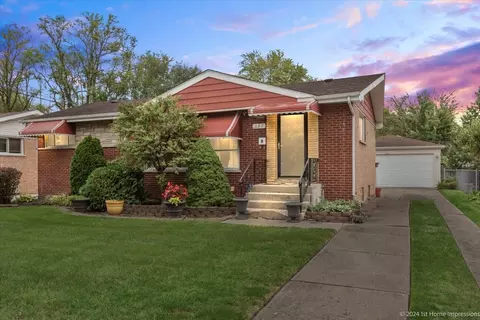 347 Serena Dr, Chicago Heights, IL 60411