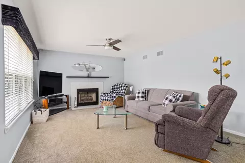 16600 Edgewood Dr, Plainfield, IL 60586 photo 13