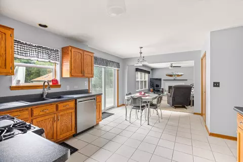 16600 Edgewood Dr, Plainfield, IL 60586 photo 9