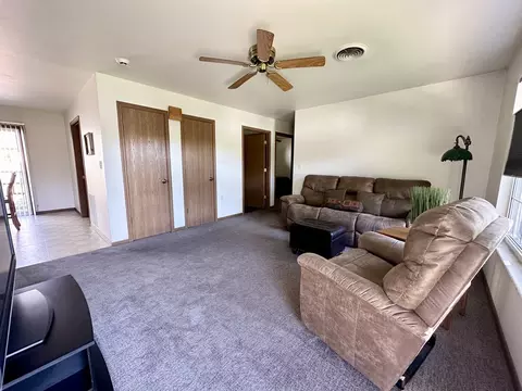 809 Caton St, Ottawa, IL 61350 photo 3