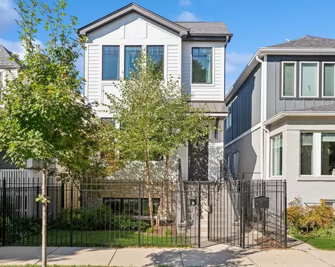4034 N Maplewood Ave, Chicago, IL 60618