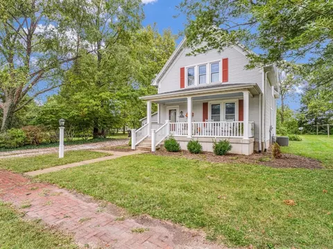 380 E Walnut St, Argenta, IL 62501 photo 2