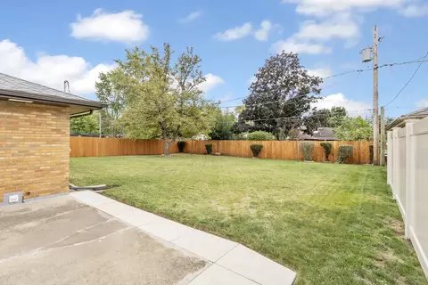 Exterior - 609 E 2nd St, Lockport, IL 60441 photo 2 of 3