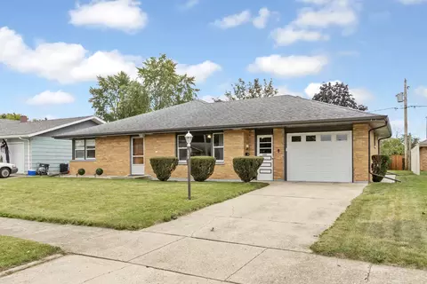 609 E 2nd St, Lockport, IL 60441