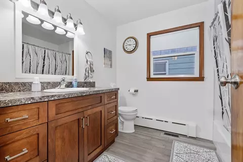 Bath - 609 E 2nd St, Lockport, IL 60441 photo 1 of 1