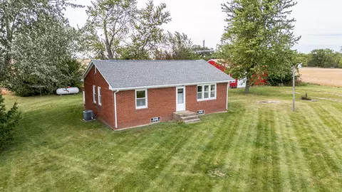 4705 E 7th Rd, Earlville, IL 60518