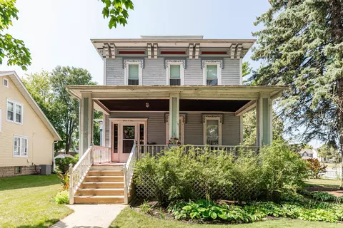 305 S 3rd St, Dekalb, IL 60115 photo 2