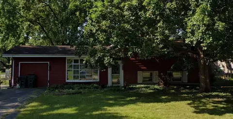 2203 Sprucewood Ln, Lindenhurst, IL 60046