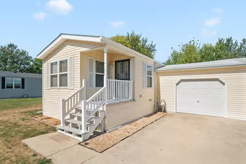 122 A Cardinal Ln, Sandwich, IL 60548