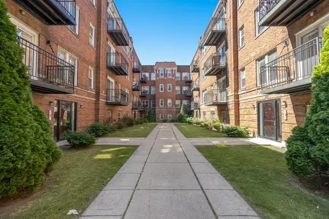 2101 E 67th St #110, Chicago, IL 60649 photo 2