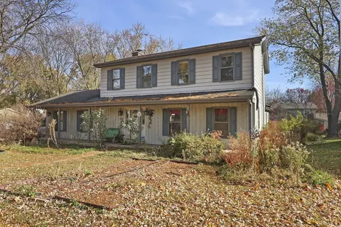 307 S Wulff St, Cary, IL 60013