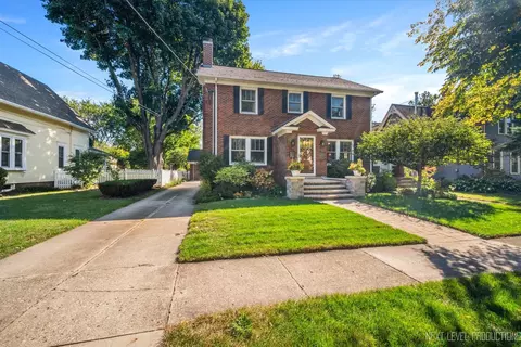 407 Highland Ave, West Dundee, IL 60118