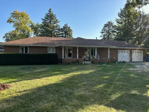 105 W Warren St, Saint Joseph, IL 61873