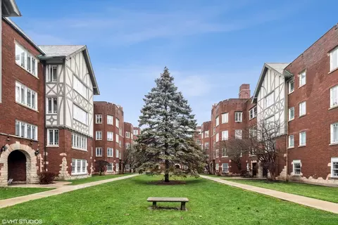 2468 W Estes Ave #2, Chicago, IL 60645