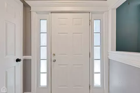 Entry Way - 128 W Wayne Pl, Wheeling, IL 60090 photo 1 of 1