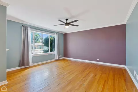 Living - 128 W Wayne Pl, Wheeling, IL 60090 photo 3 of 3