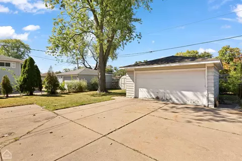 Exterior - 128 W Wayne Pl, Wheeling, IL 60090 photo 3 of 5