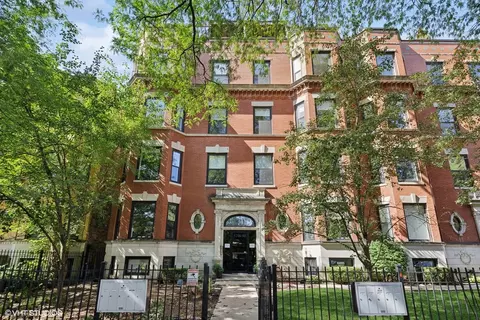 5208 N Winthrop Ave #2, Chicago, IL 60640