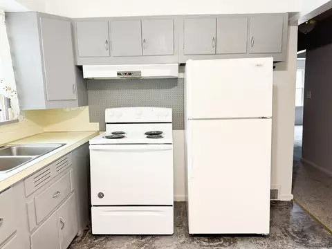 Kitchen - 420 N Main St, Normal, IL 61761 photo 3 of 4