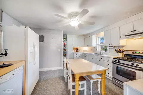 Kitchen - 203 E Steward St, Plano, IL 60545 photo 2 of 2