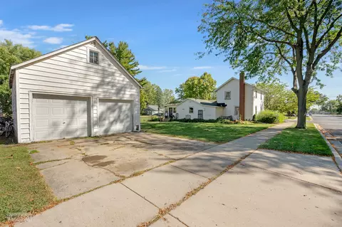 Exterior - 203 E Steward St, Plano, IL 60545 photo 3 of 9