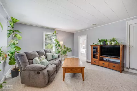 Living - 203 E Steward St, Plano, IL 60545 photo 2 of 2