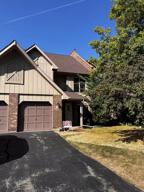 102 Country Ln #102, Des Plaines, IL 60016
