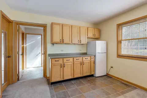 Kitchen - 9859 Cambridge Ct #B, Mokena, IL 60448 photo 5 of 5