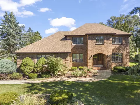 826 Abbey Dr, Glen Ellyn, IL 60137