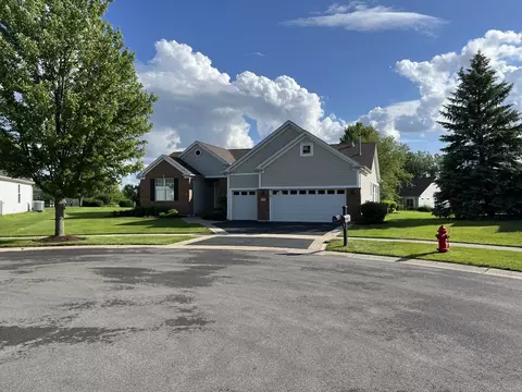 12195 Acorn Ct, Huntley, IL 60142