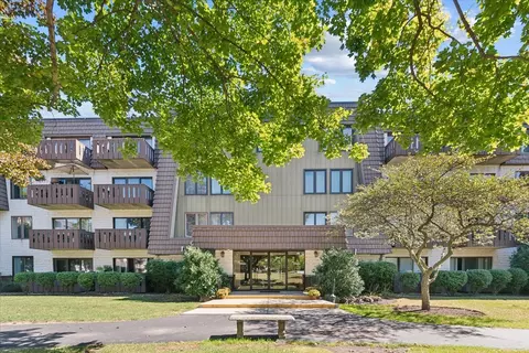 12900 W Heiden Cir #4303, Lake Bluff, IL 60044