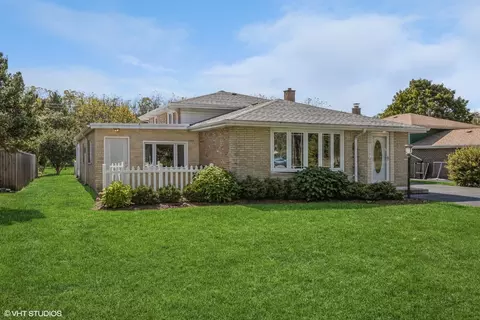 11101 Doogan Ave, Willow Springs, IL 60480