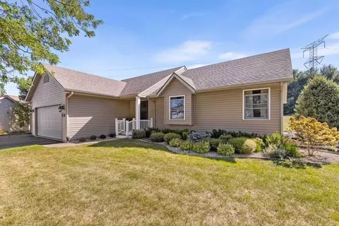 5343 Coopers Hawk Cir, Machesney Park, IL 61115