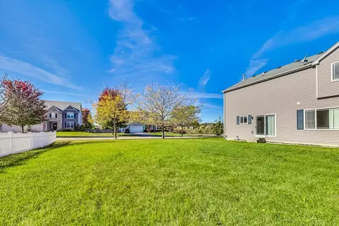Exterior - 1182 Devon Dr, Antioch, IL 60002 photo 5 of 6