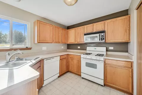 Kitchen - 1182 Devon Dr, Antioch, IL 60002 photo 1 of 2