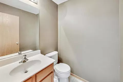 Bath - 1182 Devon Dr, Antioch, IL 60002 photo 1 of 4